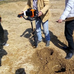 富强家庭用山地种树挖坑机 种植施肥机汽油土壤打桩机 林木施肥挖穴机